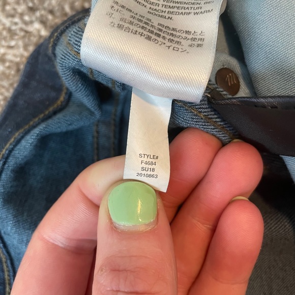 Madewell 10” high-rise skinny cut off jean shorts - Picture 7 of 8